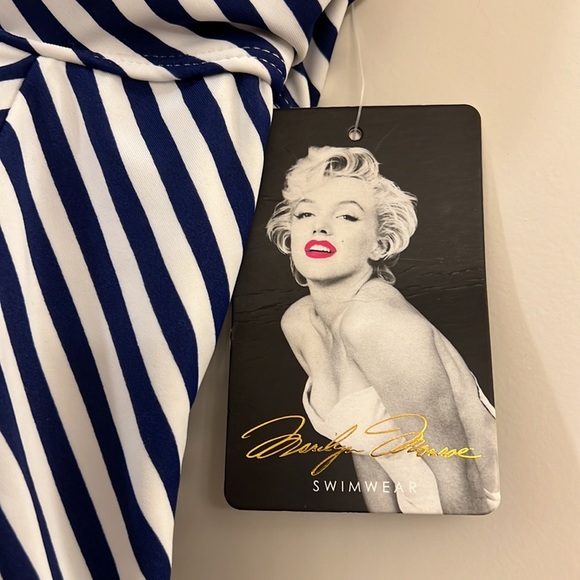 Marilyn Monroe ladies swimsuit - Picture 2 of 6